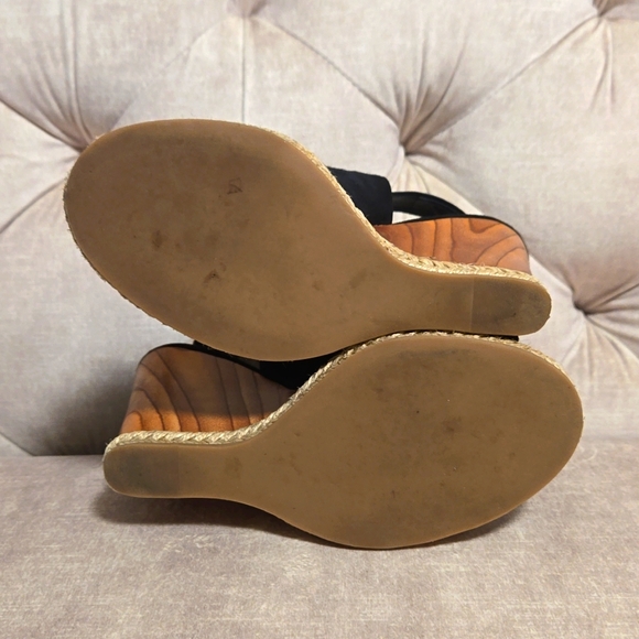 Tory Burch Raya suede wedge sandals, black, size 5M - Picture 5 of 9